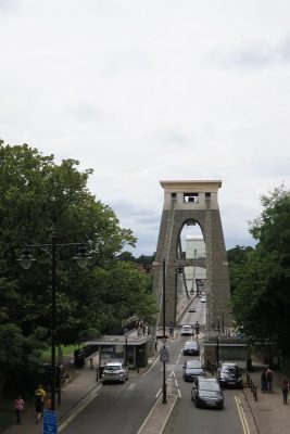 Brama na most